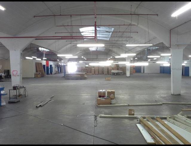 2,200M² WAREHOUSE TO LET IN NDABENI
